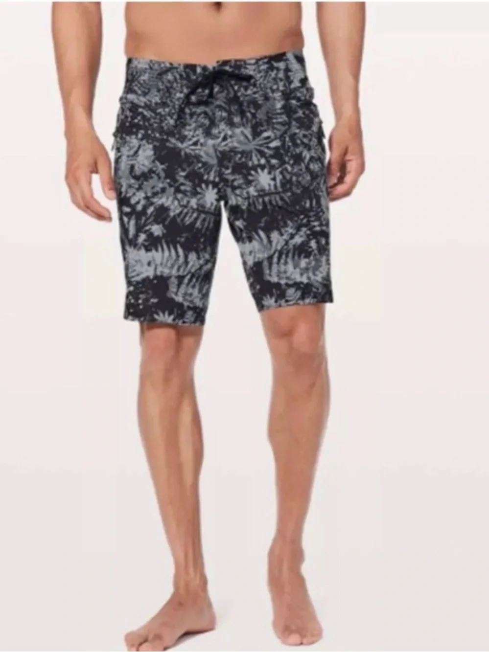 lululemon athletica Black & Gray Tropical-Print Swim Board Shorts
